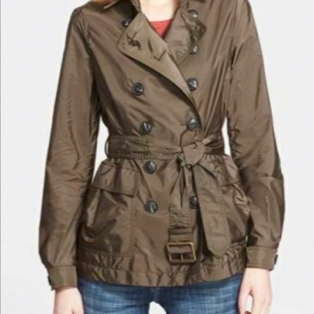 Burberry coat olive never wore no tags